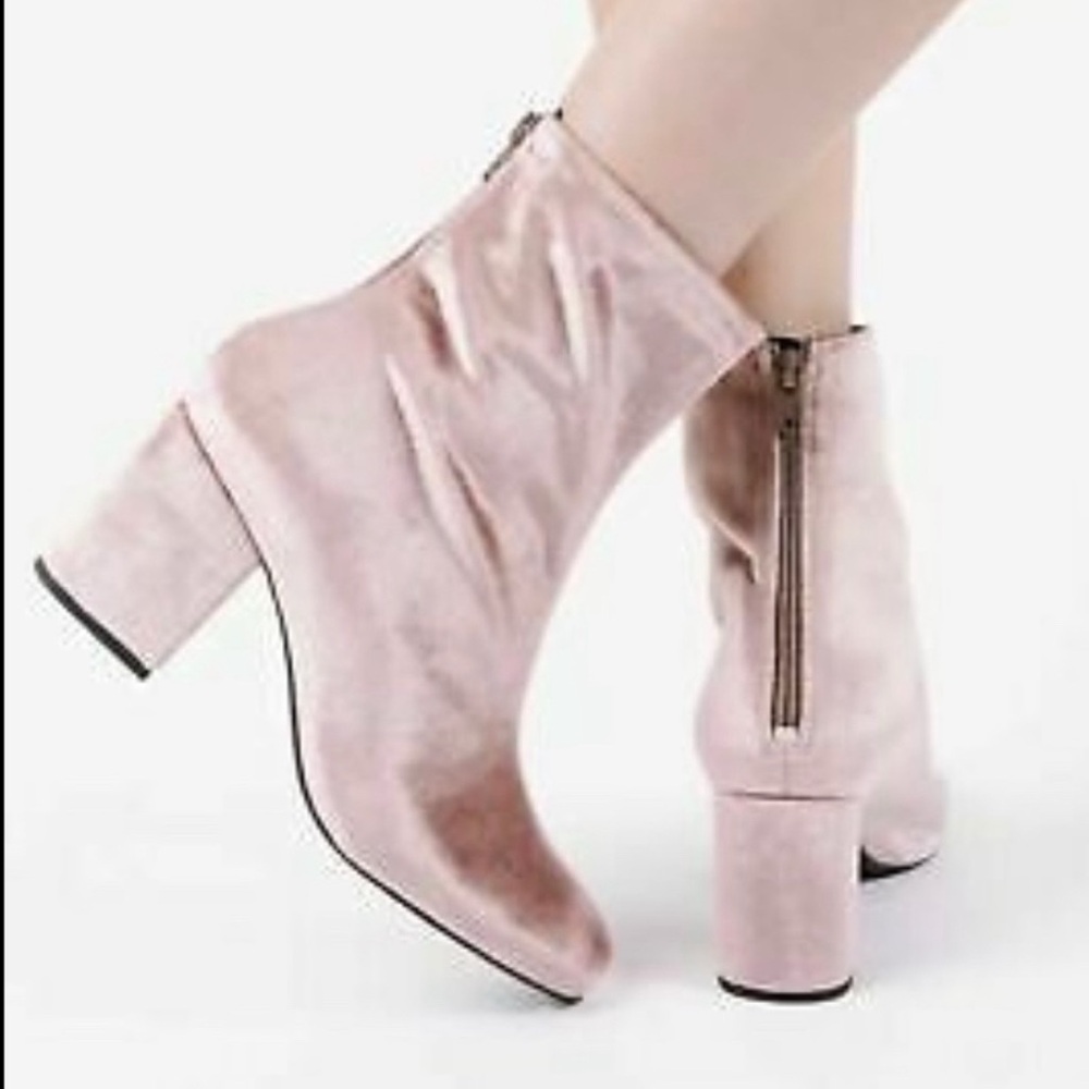 Free People Ladies’ size 39 Cecile Pink Velour block heel Ankle Boots - Picture 2 of 13